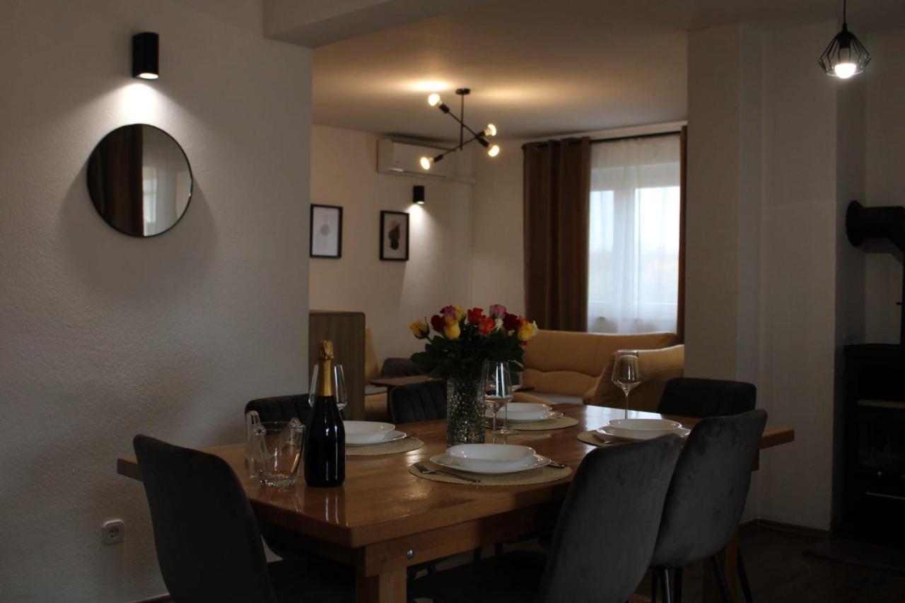 Villarossa Apartmán *